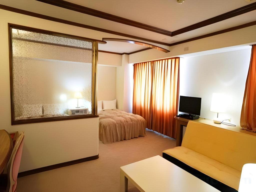 Neyagawa Trend Hotel Ōsaka Exterior foto